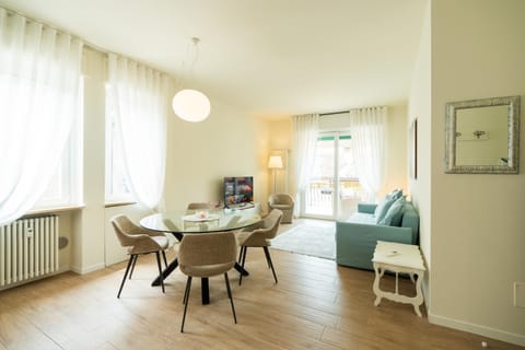 TV and multimedia, Living room, Dining area