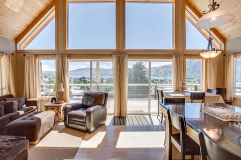 Mac's Place House in Manson