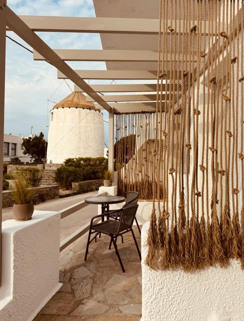 Santanna White Houses Apartment in Paros