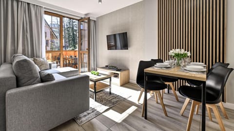 TV and multimedia, Living room, Dining area