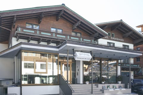 Property building, Day