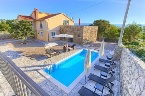 Property building, Pool view, Swimming pool