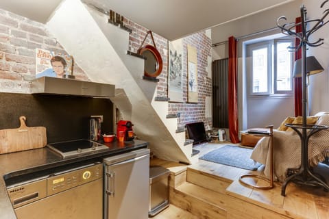 Kitchen or kitchenette, Living room