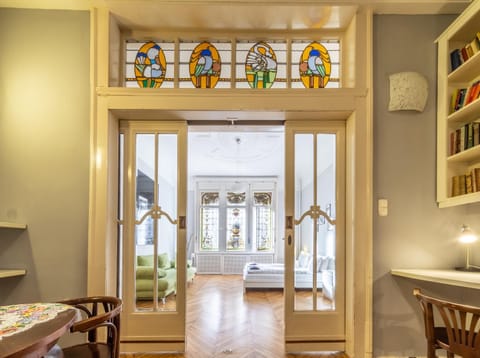 Library, Living room