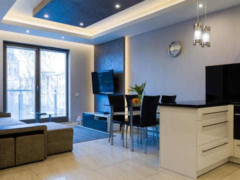 Kitchen or kitchenette, Living room, Other, Photo of the whole room, Decorative detail, Dining area, Family