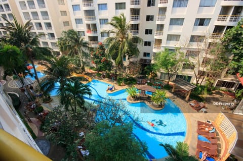 Property building, Swimming pool, Swimming pool