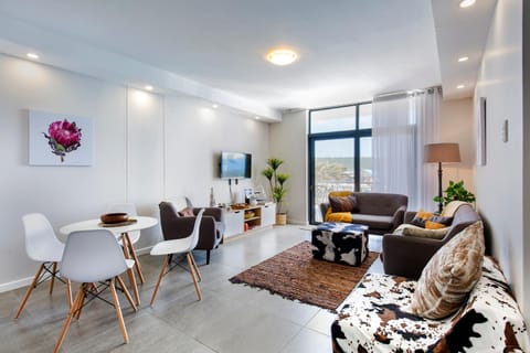 Living room, Decorative detail, Dining area