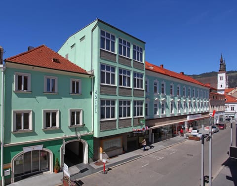 Property building, Facade/entrance, Day, Street view, Location