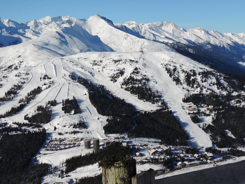 Natural landscape, Area and facilities