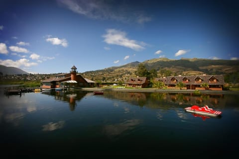 Facade/entrance, Lake view