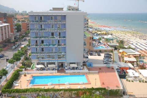 Property building, Bird's eye view, Swimming pool