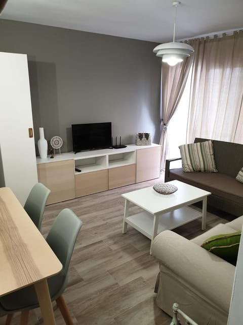 Japan Beach Parque del Oeste Apartment in Malaga