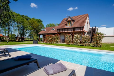 Swimming pool, Swimming pool