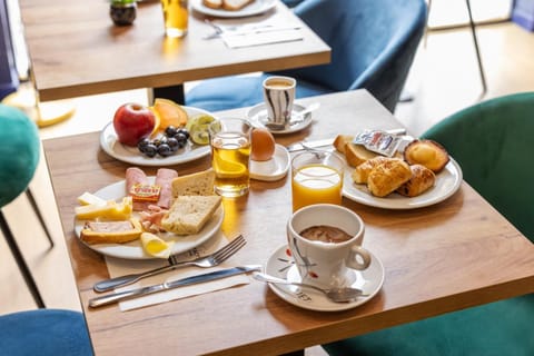 Food and drinks, Food, Breakfast, Continental breakfast, Drinks