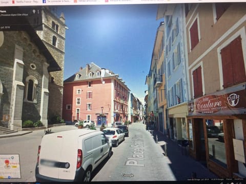 Property building, Facade/entrance