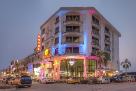 Facade/entrance