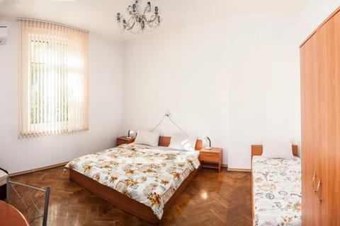 Staff, People, Photo of the whole room, Text overlay, Family