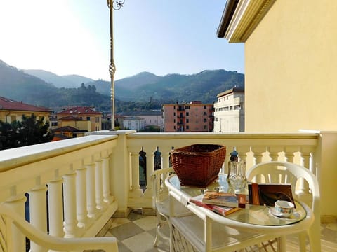 Appartamento signorile in villa! Apartment in Levanto
