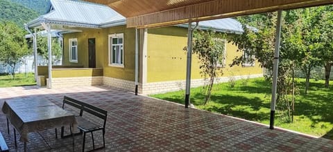 Property building, Spring, Day, Natural landscape, Garden, Garden view