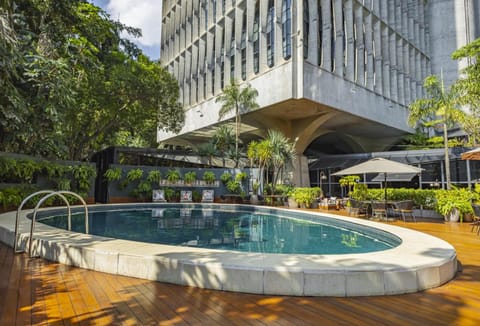 Property building, Pool view