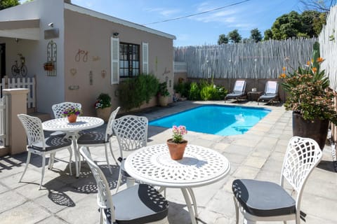 Patio, Staff, Communal lounge/ TV room, BBQ facilities, Golfcourse, Coffee/tea facilities, Lobby or reception, Beach, Hiking, Logo/Certificate/Sign, Pool view, Continental breakfast, English/Irish breakfast, Certificate/Award, Parking, ATM, concierge, internet, internet, sunbed, toaster, wedding