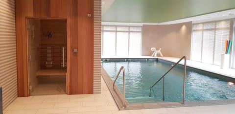 Swimming pool, Swimming pool