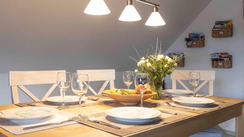 Restaurant/places to eat, Dining area