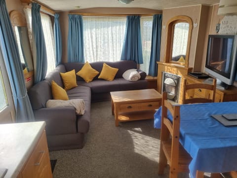 TP63 on the Golden Palm Chapel St Leonards Apartment in Chapel Saint Leonards