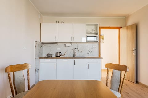 Communal kitchen, microwave, stove, kitchen