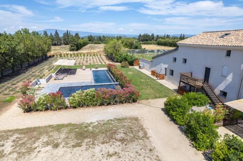 Mas Eléhis Gîtes en Provence House in Pernes-les-Fontaines