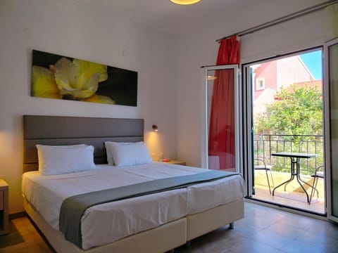 Bed, Balcony/Terrace, Bedroom