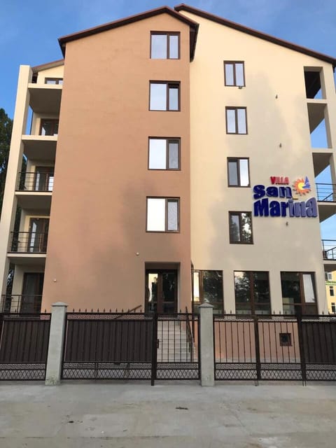 Property building, Facade/entrance, Property logo or sign