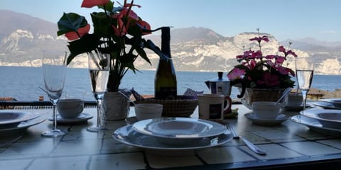 Day, Balcony/Terrace, Balcony/Terrace, Food and drinks, Food, Mountain view