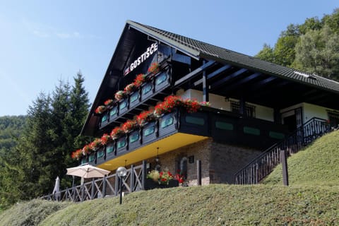Facade/entrance