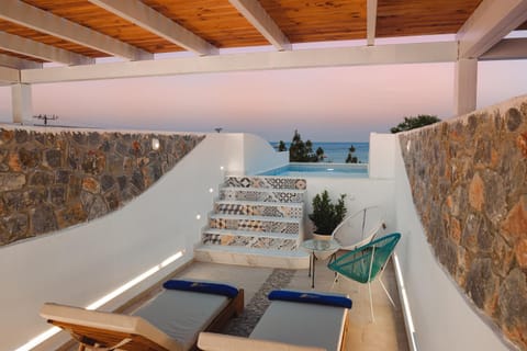 Balcony/Terrace, Sea view, Swimming pool