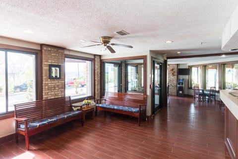 Quality Express Inn & Suites Hotel in Ohio