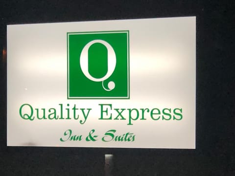 Quality Express Inn & Suites Hotel in Ohio