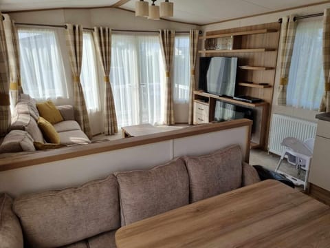 Pg115 GOLDEN PALM CHAPEL ST LEONARDS Apartment in Chapel Saint Leonards