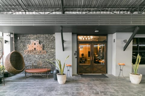 Property building, Facade/entrance, Lobby or reception