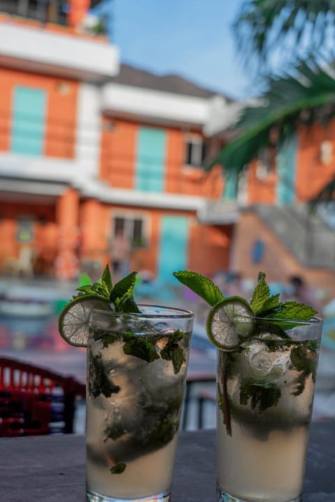 Lounge or bar, Drinks