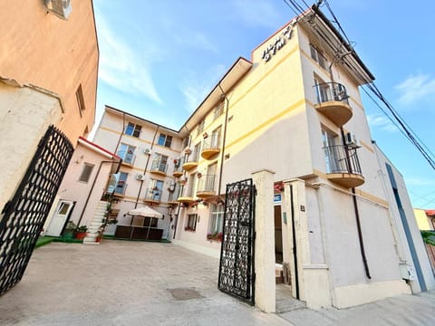Property building, Day, Street view