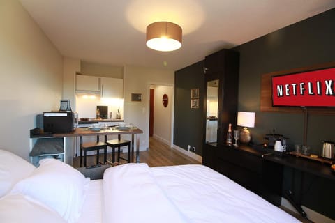 TV and multimedia, Photo of the whole room, Dining area