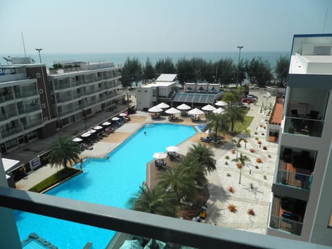 Restaurant/places to eat, Photo of the whole room, Beach, Pool view, Sea view, Swimming pool
