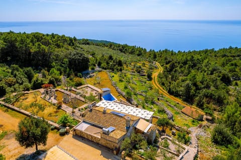 Property building, Neighbourhood, Natural landscape, Bird's eye view, Sea view