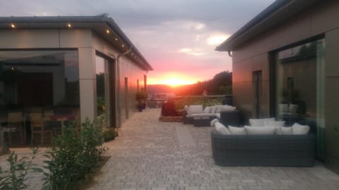 Area and facilities, Sunset