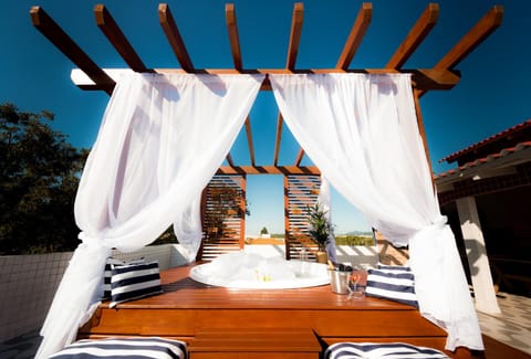 Facade/entrance, Hot Tub, Solarium, Spa and wellness centre/facilities