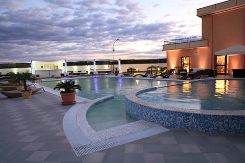 Swimming pool, Swimming pool