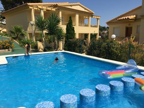 Property building, Facade/entrance, Garden, Swimming pool