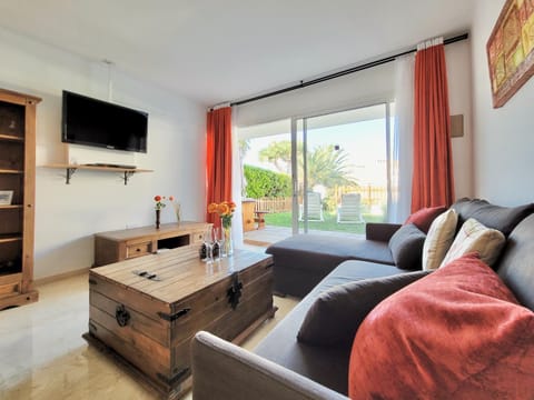 Garden, TV and multimedia, Balcony/Terrace, Living room
