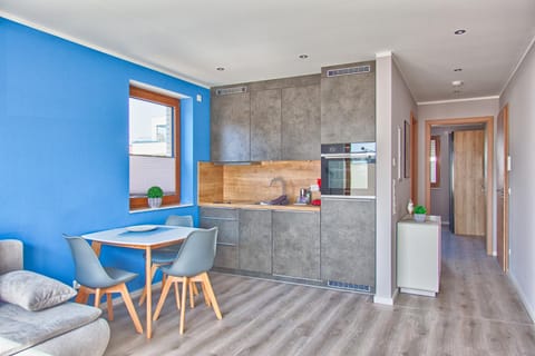 Balcony/Terrace, Balcony/Terrace, Kitchen or kitchenette, Living room, Seating area, Dining area, Non alcoholic drinks, Non alcoholic drinks, locker, pet friendly, stove, stove, toaster, kitchen, kitchen